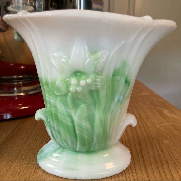☘️Vintage Akro Agate Lily Vase Green and White - Picture 2 of 4